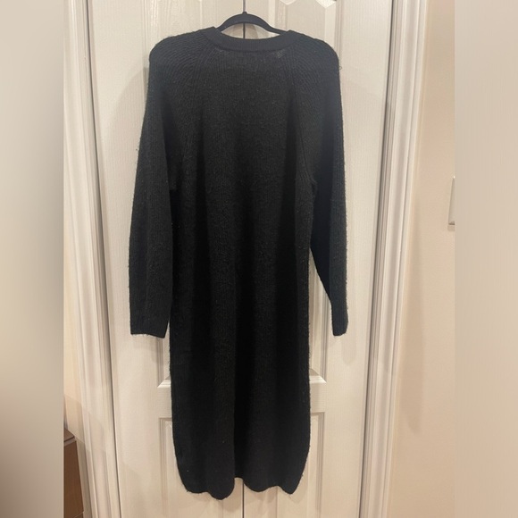 Elegant Black Knit Dress - Picture 2 of 4